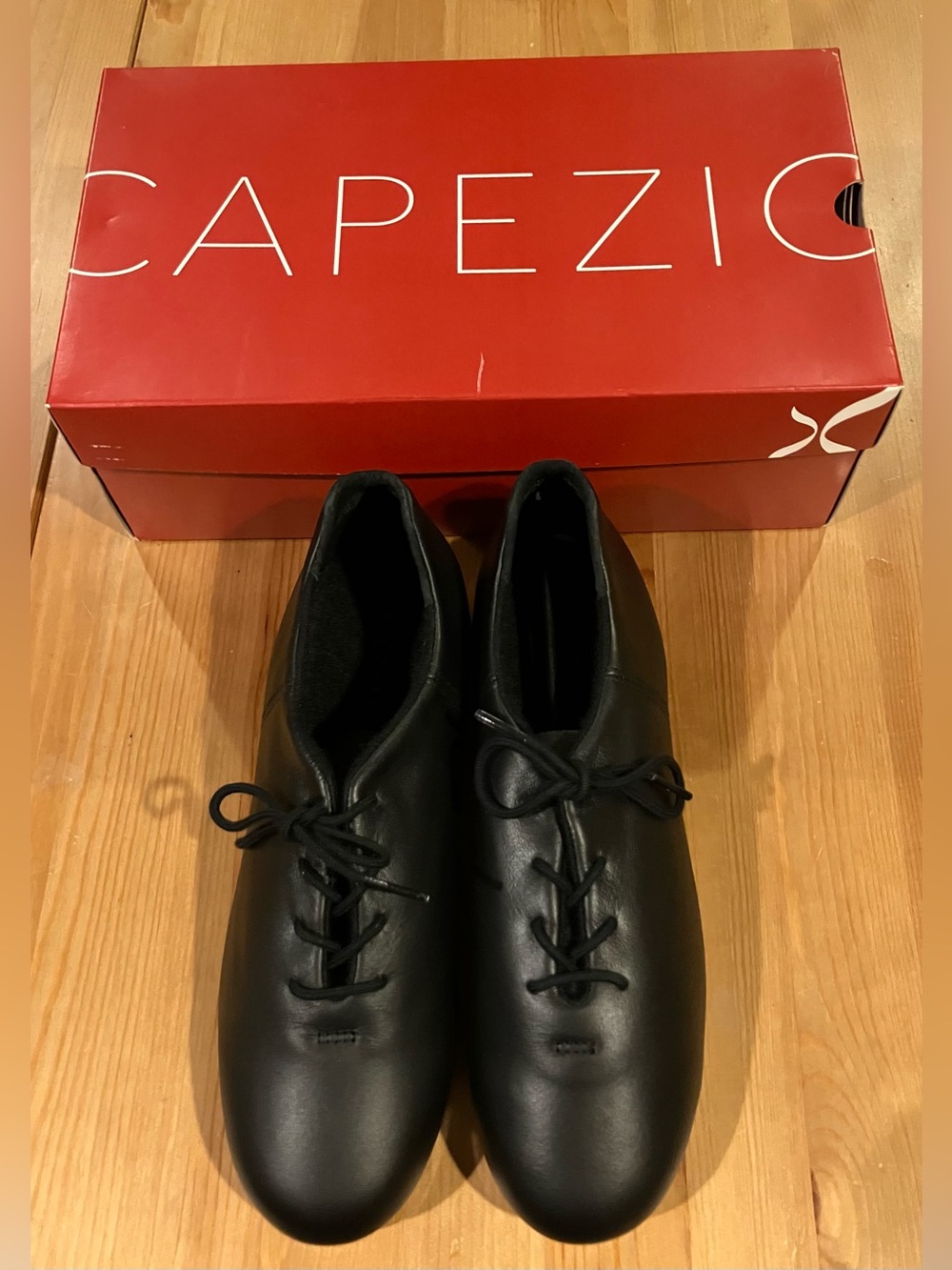 NEW Capezio Cadence Tap Shoe CG19 Black Leather Lace-Up Size 8.5